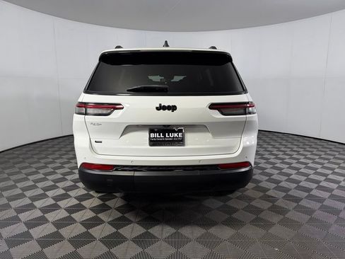Certified 2022 Jeep Grand Cherokee L Laredo RWD image 8
