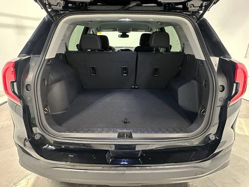 Used 2024 GMC Terrain SLE w/ Driver Convenience Package AWD/4WD image 5