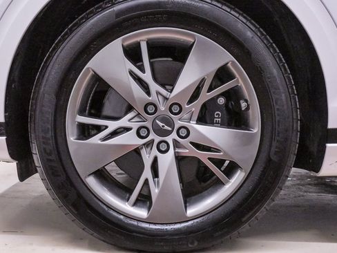 Certified 2025 Genesis GV70 3.5T Sport image 27