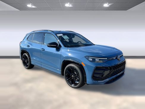 New 2026 Volkswagen Tiguan SE R-Line image 6