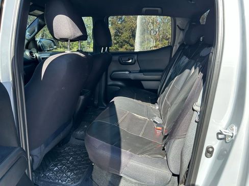 Used 2021 Toyota Tacoma TRD Sport image 12