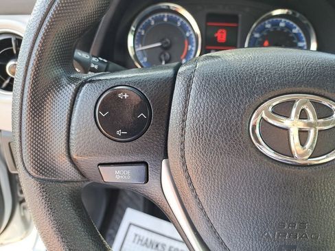 Used 2019 Toyota Corolla LE image 18