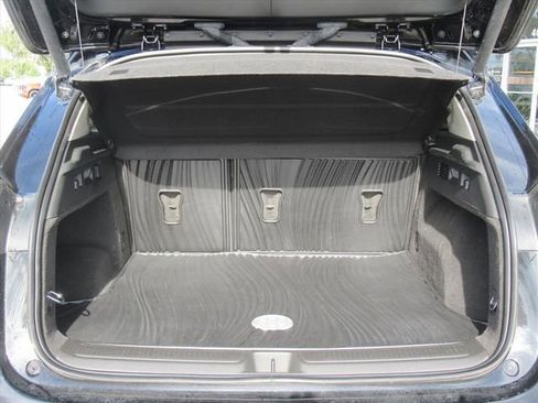 Used 2023 Buick Envision Avenir image 32