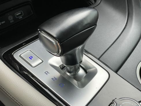 Used 2020 Genesis G70 2.0T RWD image 28