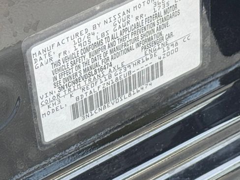 Used 2025 Nissan Versa SV image 28