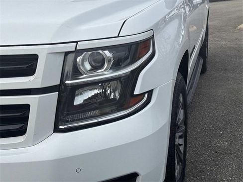 Used 2019 Chevrolet Suburban Premier image 11
