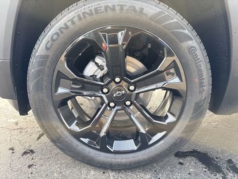 New 2026 Chevrolet Equinox LT FWD image 9