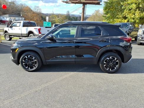Used 2023 Chevrolet TrailBlazer LT w/ Convenience Package image 2