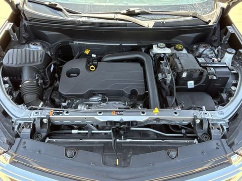 Used 2023 Chevrolet Equinox LT FWD image 32