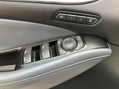 Used 2024 Buick Enclave Premium image 28