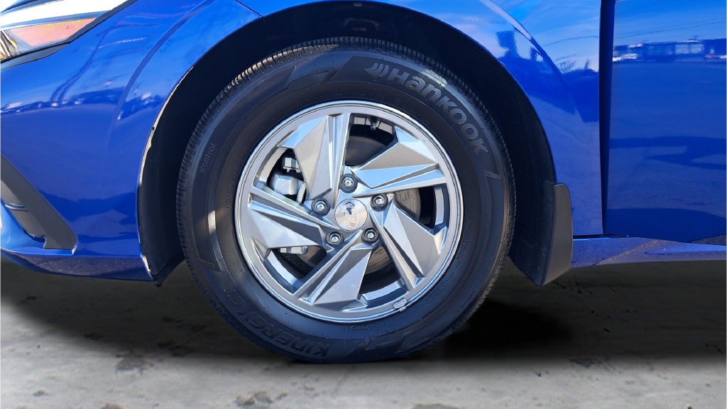Used 2026 Hyundai Elantra SE FWD image 40