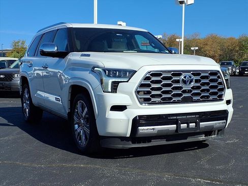 Used 2024 Toyota Sequoia Capstone image 2