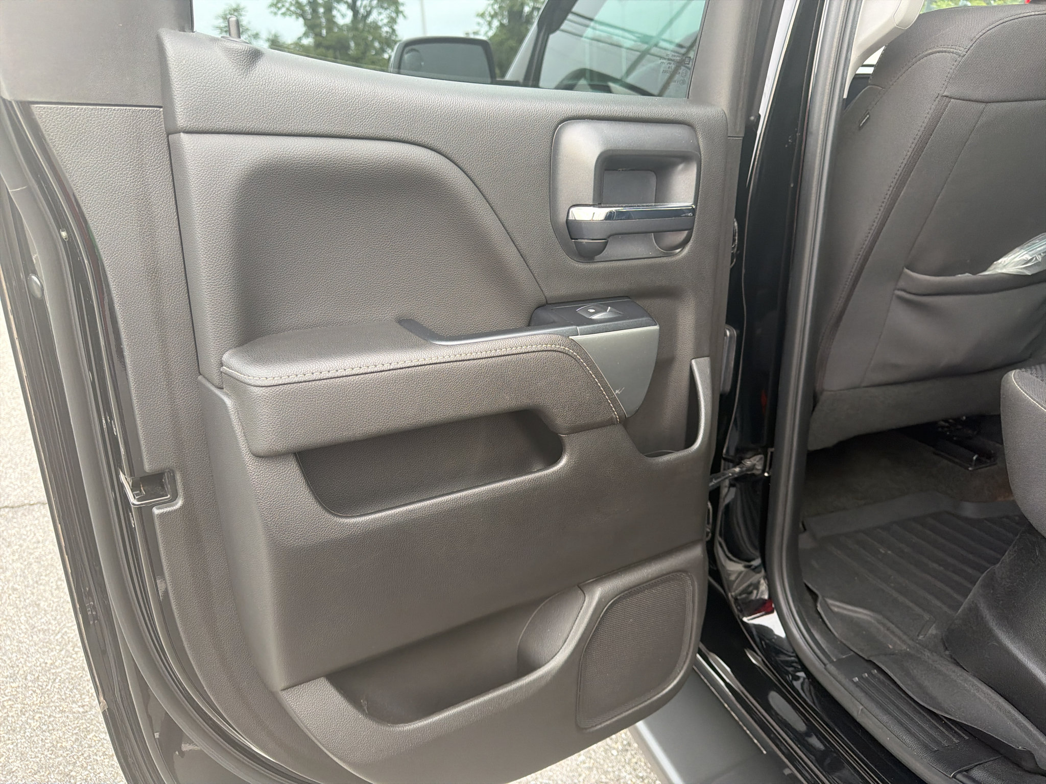 Used 2017 Chevrolet Silverado 1500 LT w/ All Star Edition AWD/4WD image 11