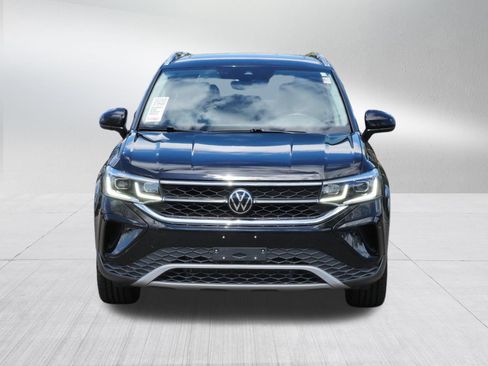 Used 2023 Volkswagen Taos SEL AWD/4WD image 2