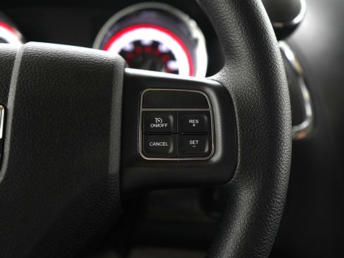 Used 2019 Dodge Grand Caravan SE w/ UConnect Hands-Free Group image 25