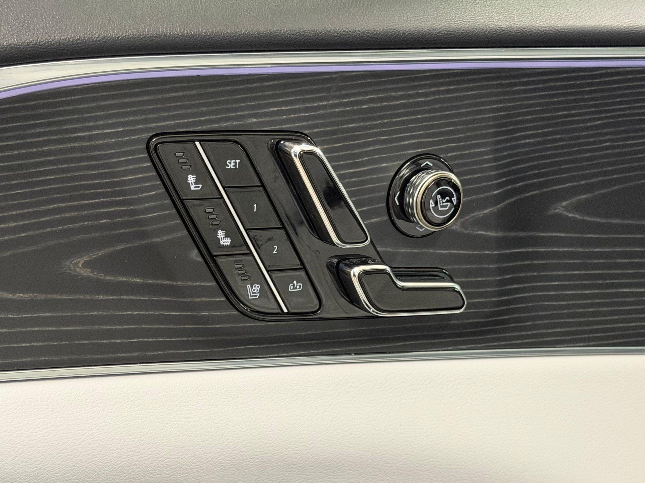 Certified 2024 Cadillac Lyriq Sport AWD/4WD image 20