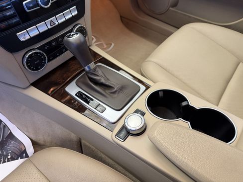Used 2013 Mercedes-Benz C 300 4MATIC Sedan image 21