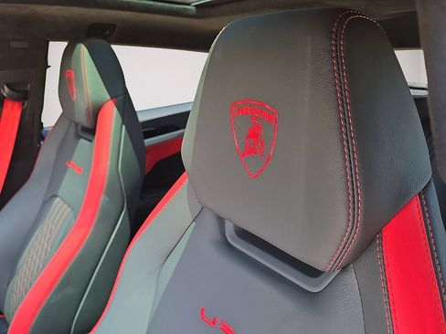 Used 2023 Lamborghini Urus S AWD/4WD image 27