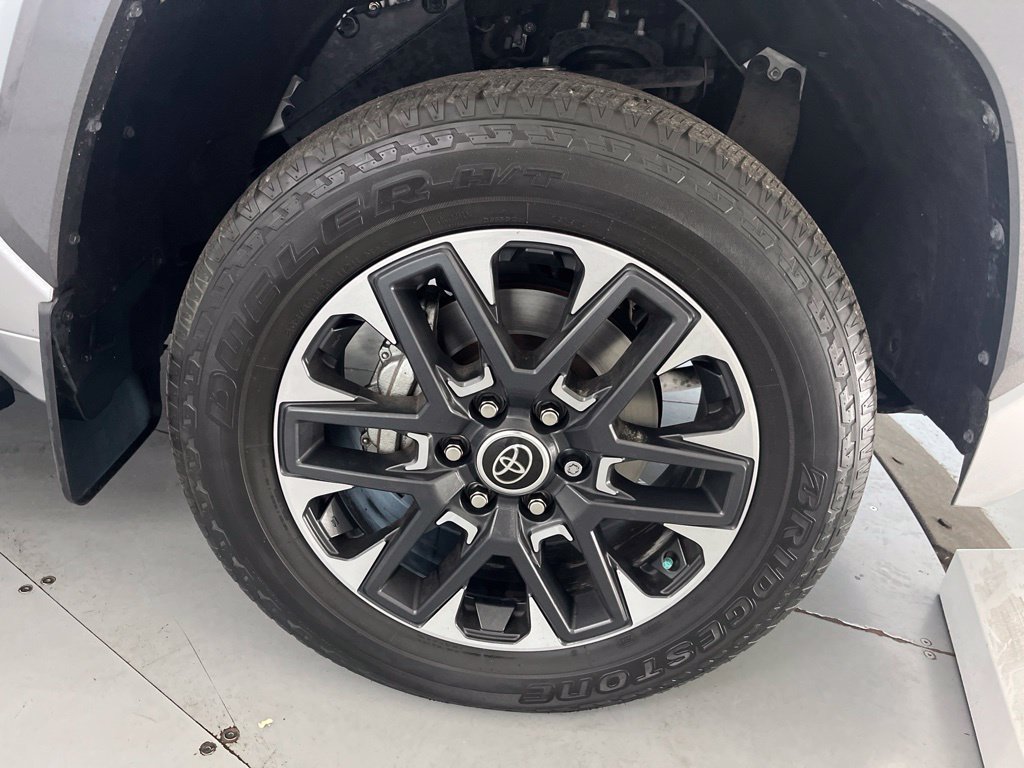 Used 2023 Toyota Tundra Limited AWD/4WD image 17