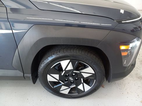 Used 2024 Hyundai Kona SEL w/ Convenience Package FWD image 3