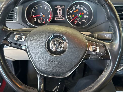 Used 2017 Volkswagen Jetta SE FWD image 5