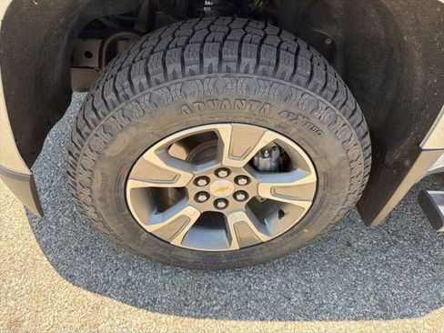 Used 2018 Chevrolet Colorado Z71 AWD/4WD image 10