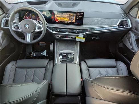 Used 2026 BMW X5 sDrive40i w/ M Sport Package image 15