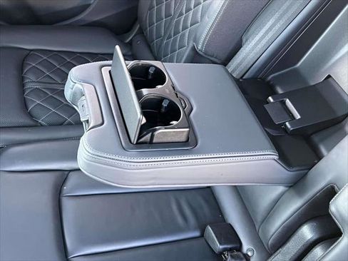 Used 2022 Audi SQ7 Prestige w/ Prestige Package image 14