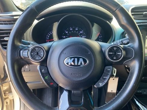 Used 2015 Kia Soul ! w/ Sun & Sound Package FWD image 11