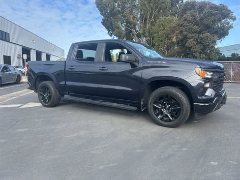Used 2023 Chevrolet Silverado 1500 Custom RWD image 2