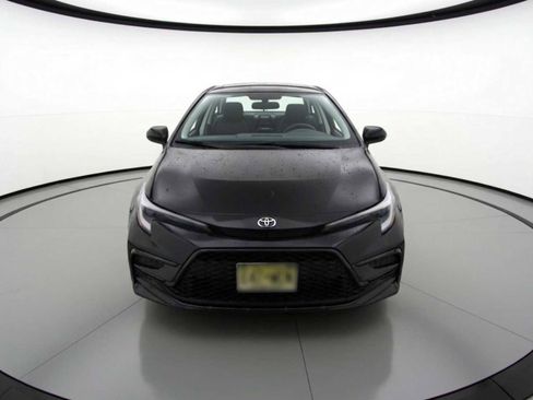 Certified 2025 Toyota Corolla SE image 2