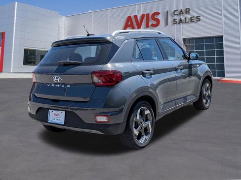 Used 2025 Hyundai Venue SEL FWD image 6