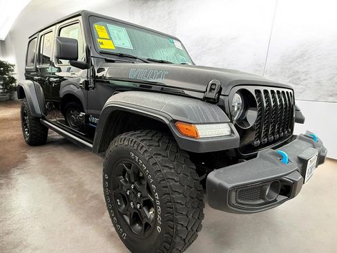 Used 2023 Jeep Wrangler Unlimited w/ Cold Weather Group image 20