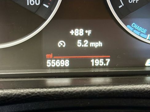 Used 2018 BMW 330e image 8