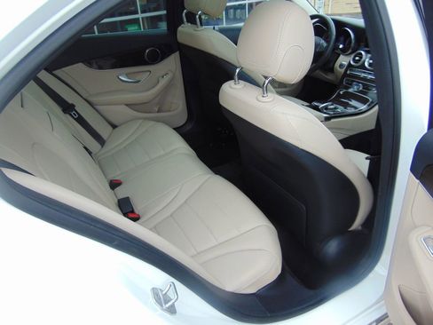 Used 2016 Mercedes-Benz C 300 4MATIC Sedan image 4