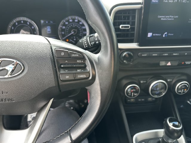 Used 2022 Hyundai Venue SEL FWD image 28