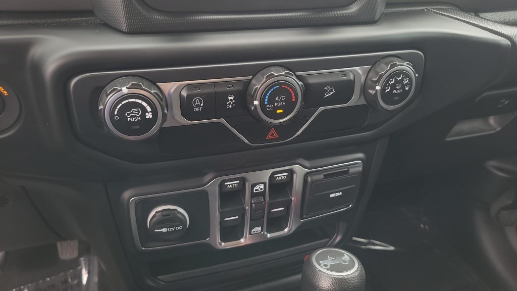 Used 2019 Jeep Wrangler Unlimited Sport S AWD/4WD image 15