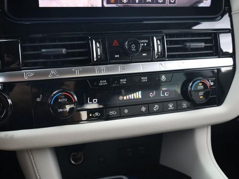 New 2026 Nissan Pathfinder SL w/ SL Premium Package AWD/4WD image 14