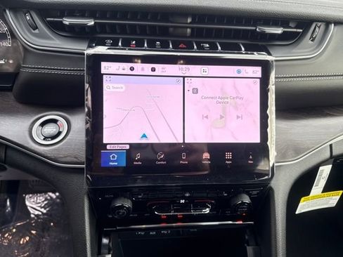 New 2025 Jeep Grand Cherokee Limited w/ Black Appearance Package image 22