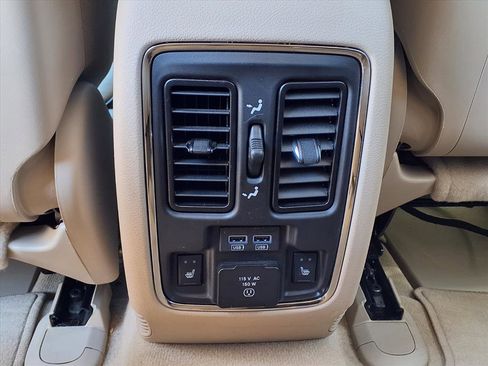 Used 2020 Jeep Grand Cherokee Overland image 18