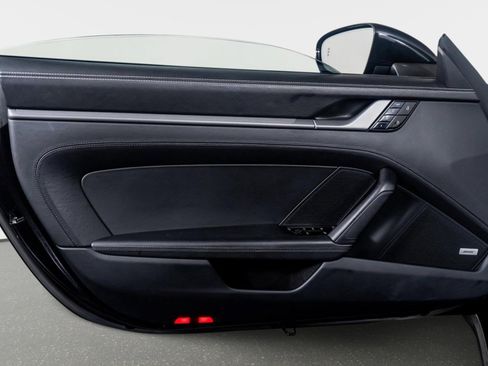 Used 2021 Porsche 911 Carrera 4S w/ Sport Package image 17