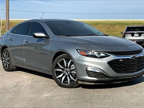 New 2025 Chevrolet Malibu RS image 2