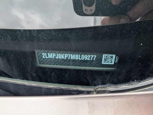 Used 2021 Lincoln Nautilus Reserve image 24