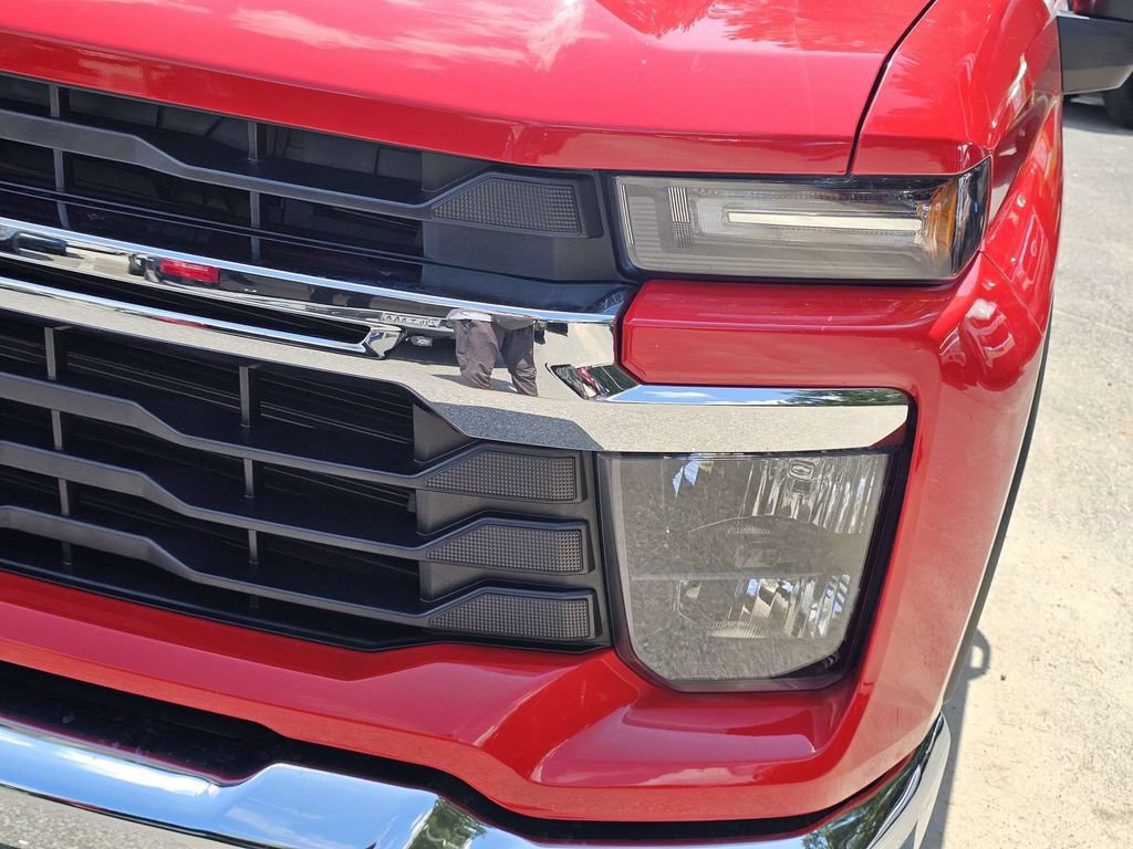Used 2025 Chevrolet Silverado 2500 LT w/ Convenience Package AWD/4WD image 11