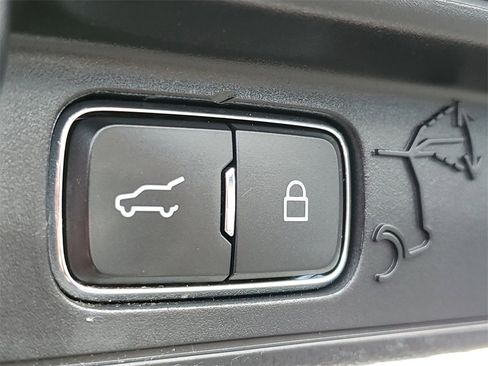 Used 2023 Ford Explorer XLT w/ Equipment Group 202A image 36