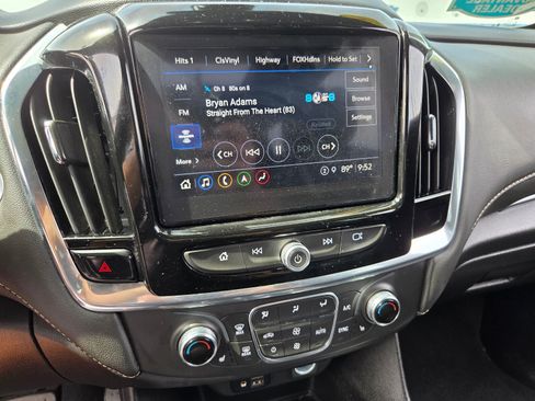 Used 2023 Chevrolet Traverse LT w/ LT Premium Package AWD/4WD image 26