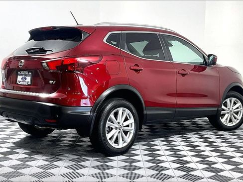 Used 2019 Nissan Rogue Sport SV w/ Technology Package FWD image 12