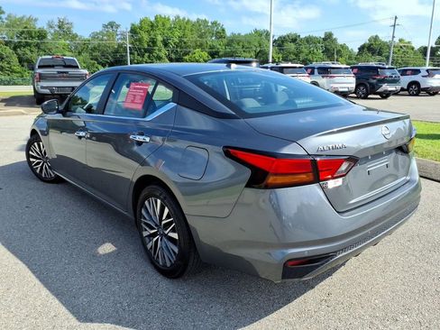 Certified 2025 Nissan Altima 2.5 SV FWD image 17