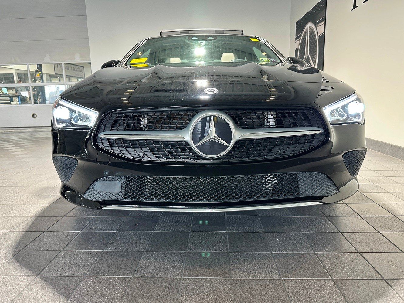 Used 2023 Mercedes-Benz CLA 250 4MATIC image 2
