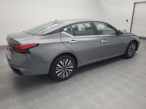 Used 2023 Nissan Altima 2.5 SV w/ SV Premium Package AWD/4WD image 10
